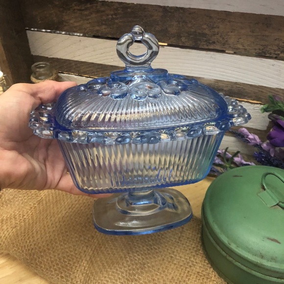 Vintage Indiana Glass Co Candy Dish #7830 - Picture 6 of 11